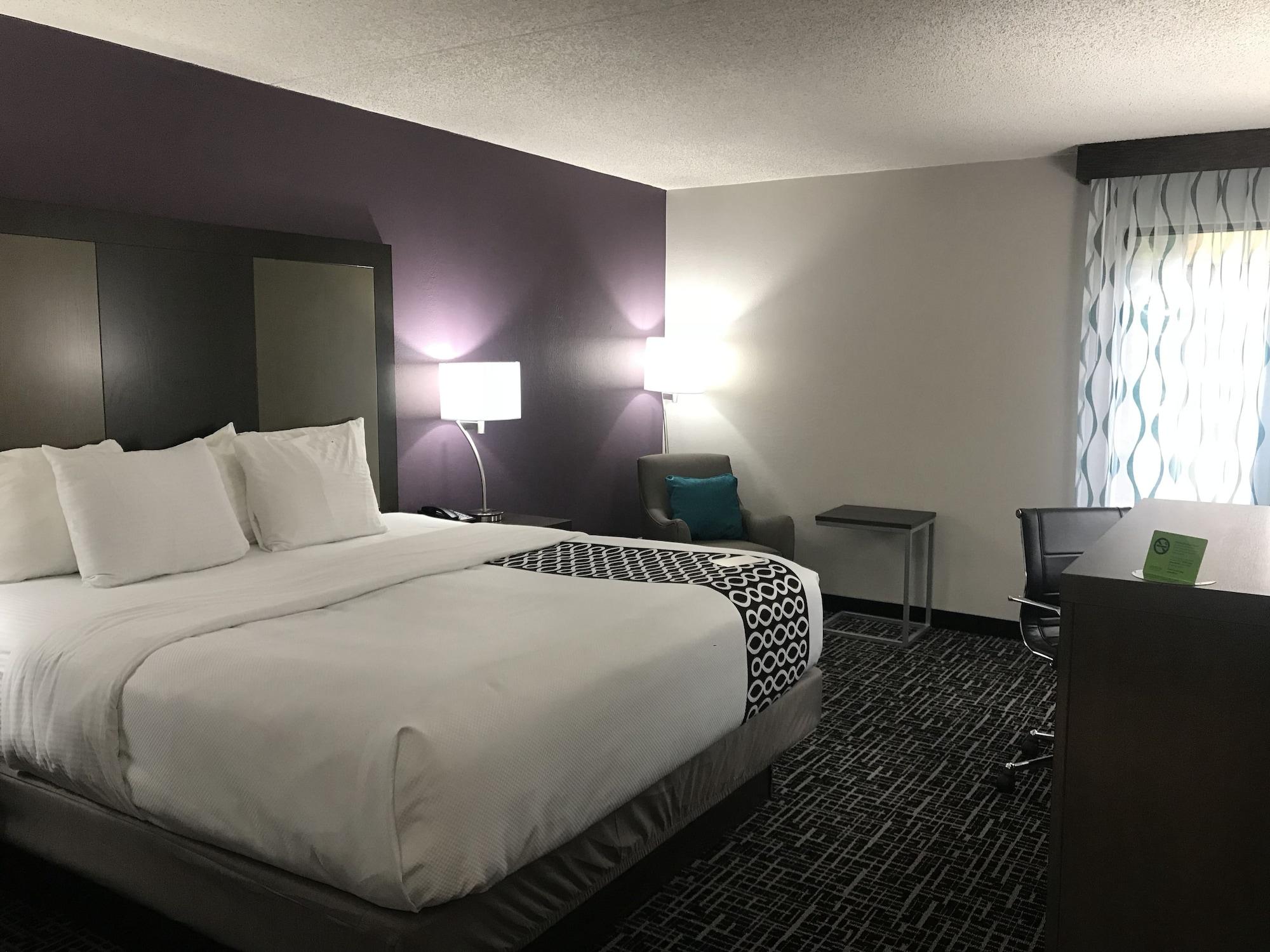 La Quinta Inn By Wyndham Davenport & Conference Center Экстерьер фото