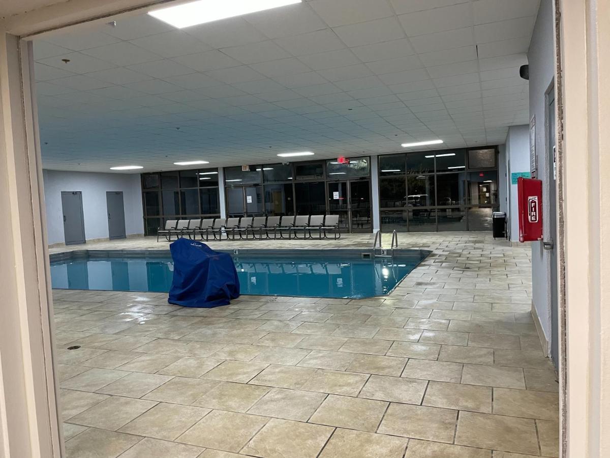 La Quinta Inn By Wyndham Davenport & Conference Center Экстерьер фото