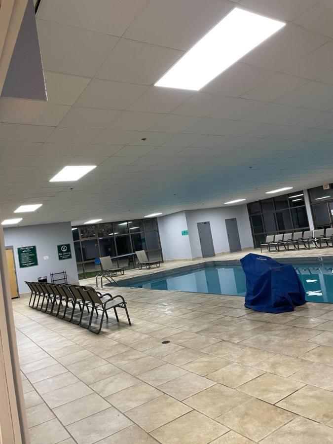 La Quinta Inn By Wyndham Davenport & Conference Center Экстерьер фото
