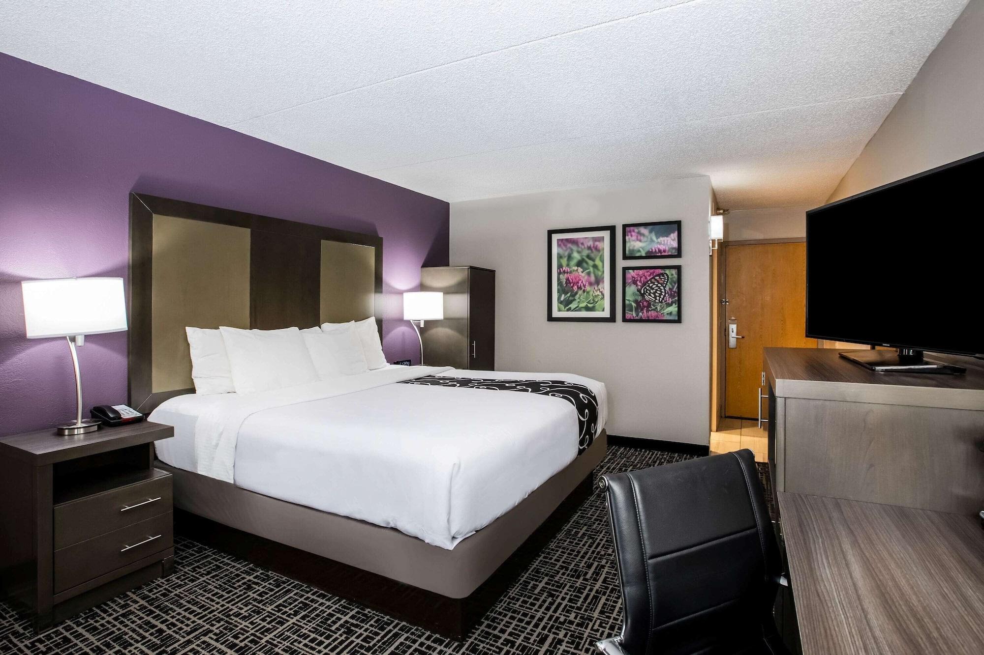 La Quinta Inn By Wyndham Davenport & Conference Center Экстерьер фото