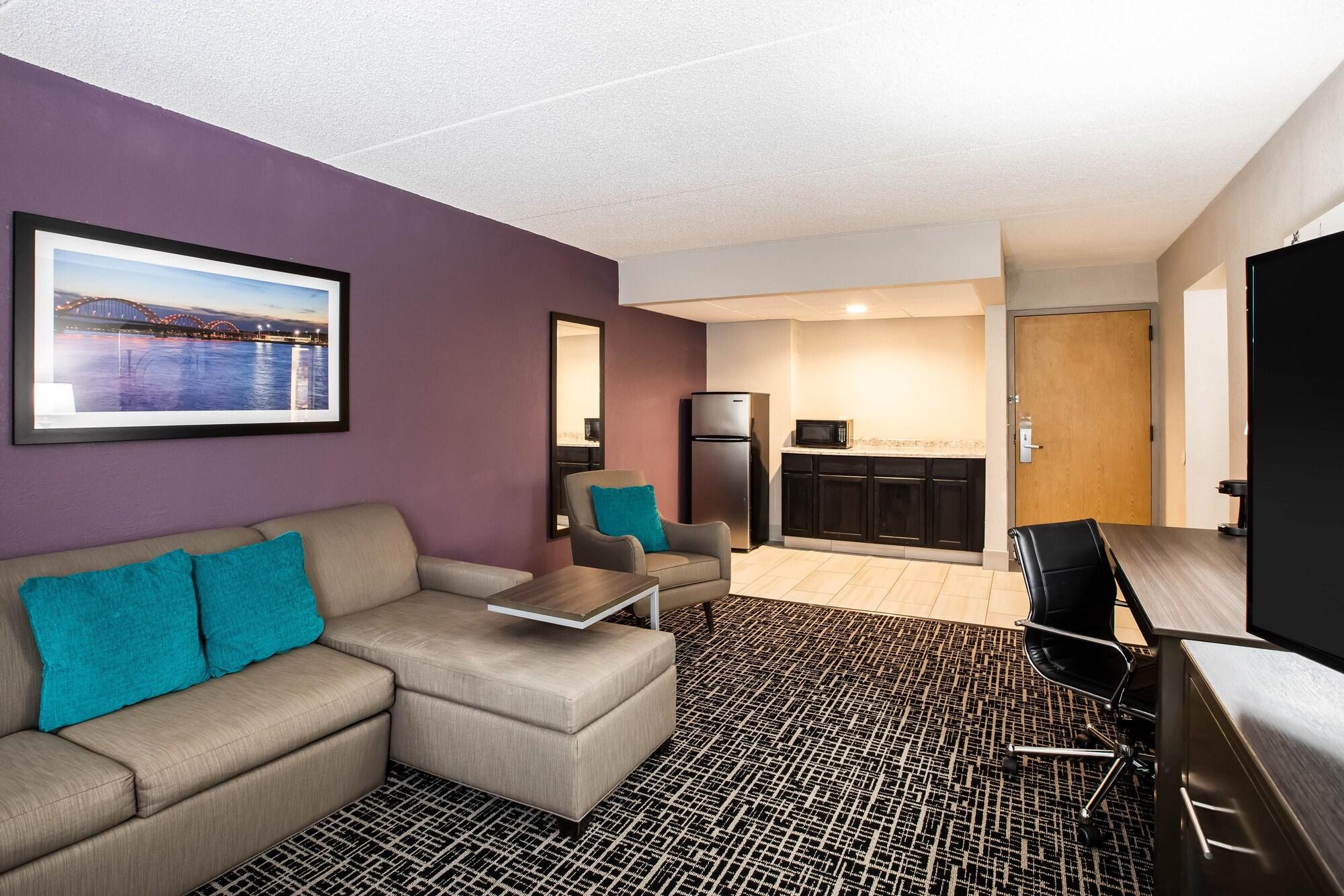 La Quinta Inn By Wyndham Davenport & Conference Center Экстерьер фото