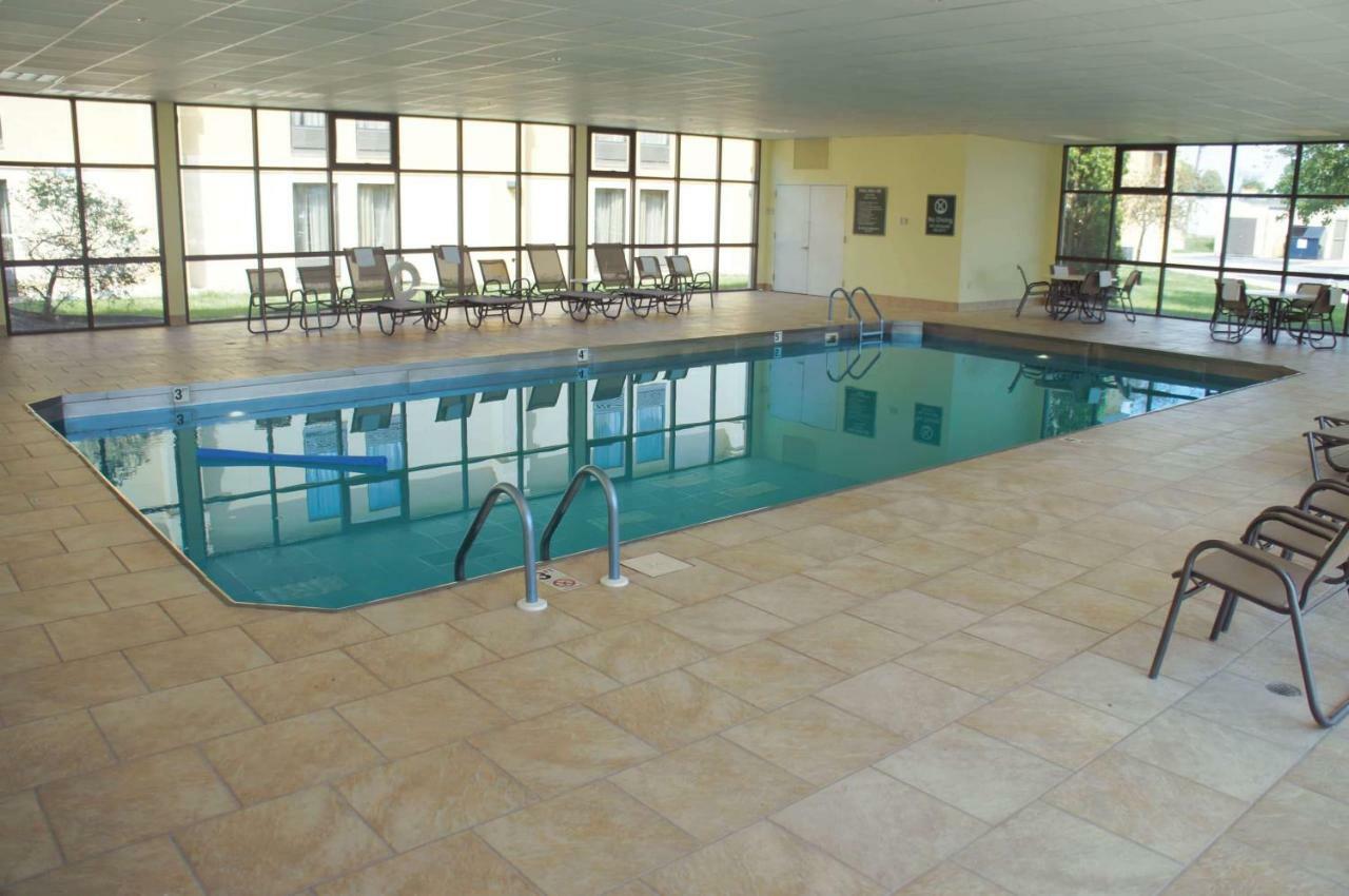 La Quinta Inn By Wyndham Davenport & Conference Center Экстерьер фото